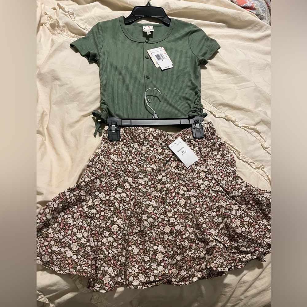 Belks medium skirt and top set NWT